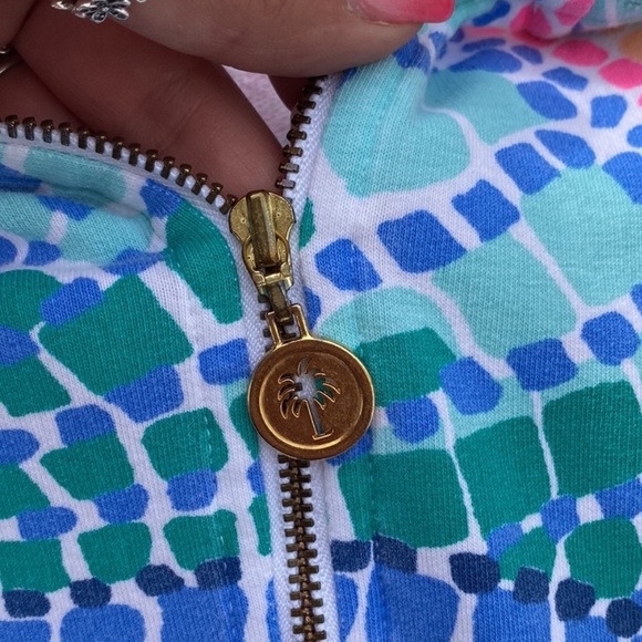 Lilly Pulitzer Multi Tile Wave Popover - Picture 4 of 5